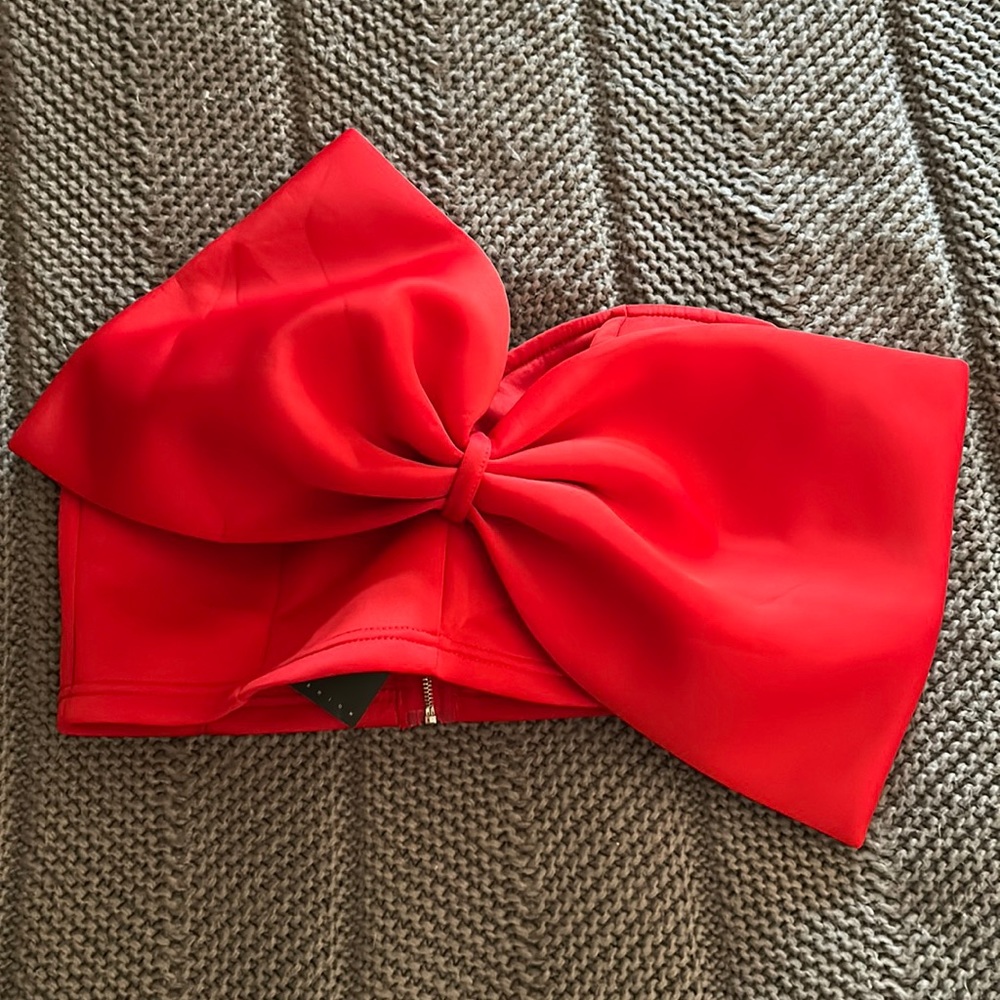 Beautiful satin crop top size large huge bow flattering on the bust area